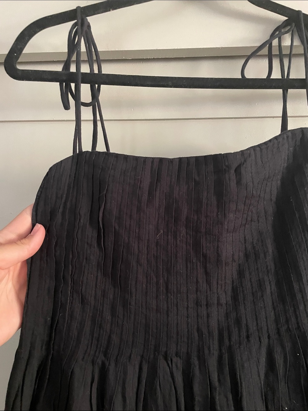 Abercrombie & Fitch Women’s Pintuck Flowy Maxi Dress - Picture 5 of 6